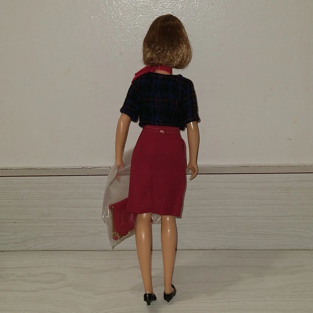 Vintage 1965 Ideal Tammy Walking Her Pet Plaid Top With Charm & Red Pak Skirt - Picture 2 of 10